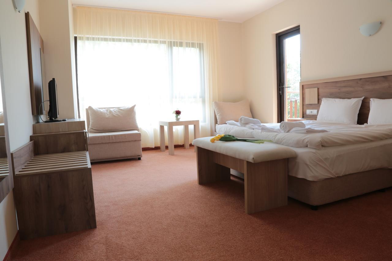 Sveti Nikola Family Hotel ساباريفا بانيا المظهر الخارجي الصورة