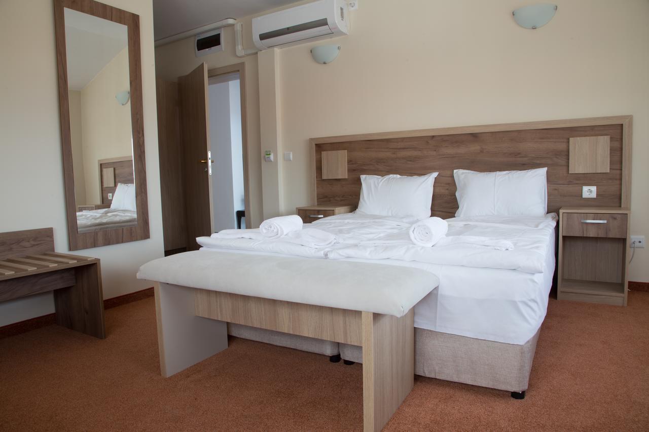 Sveti Nikola Family Hotel ساباريفا بانيا المظهر الخارجي الصورة